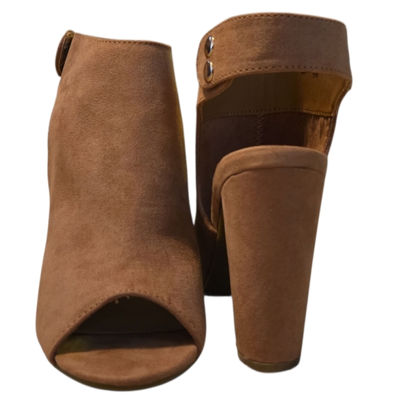 Bamboo Frenzy Heels - Picture 2 of 4